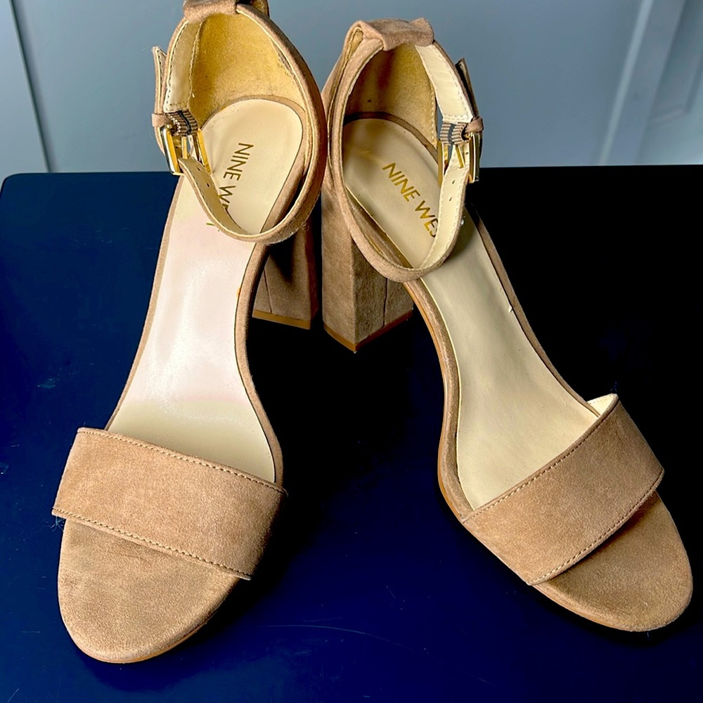 Nine West size 8 heels a ton more of life and fun